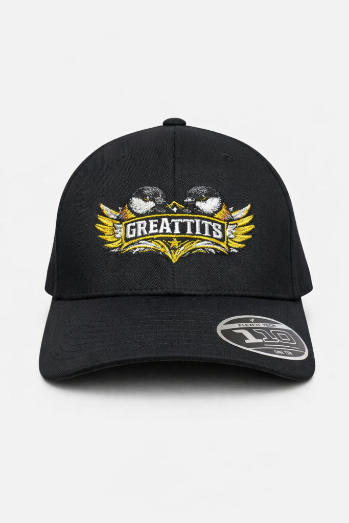 Humoristisk och unik keps med två "Great tits". Alltså talgoxar. Tänk inget annat!